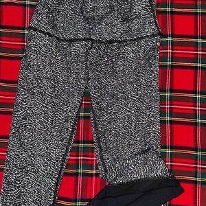 Lululemon High-Rise Printed Crop Leggings – Size 4